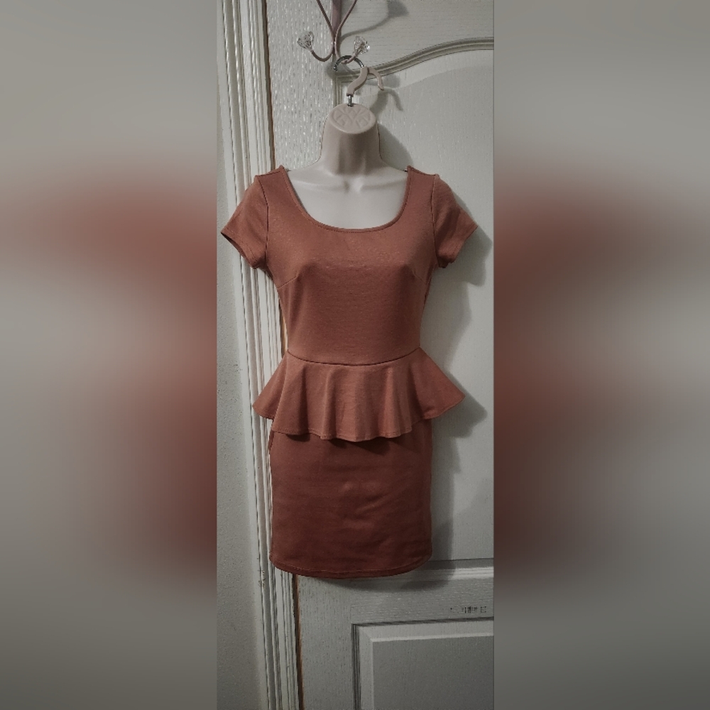 Forever 21 Pink Peplum Mini Dress Scoop Neck